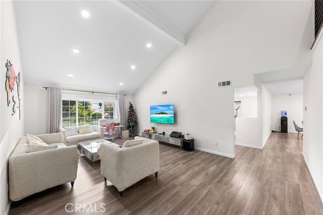 MLS #OC25173393 image #5