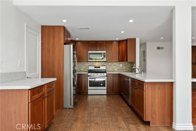 MLS #OC25173403 image #10