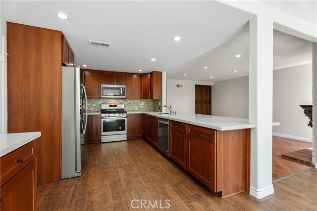 MLS #OC25173403 image #11