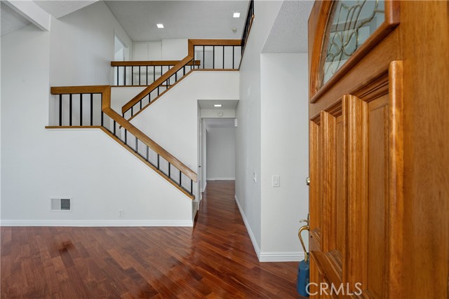 MLS #OC25173403 image #5