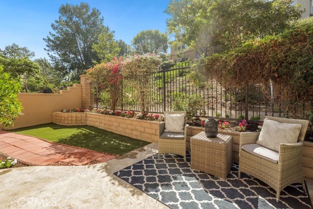 MLS #OC25173545 image #1