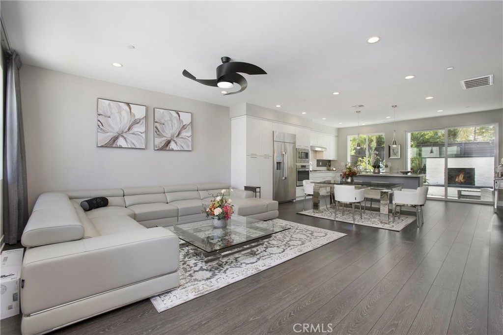 MLS #OC25173602 image #11