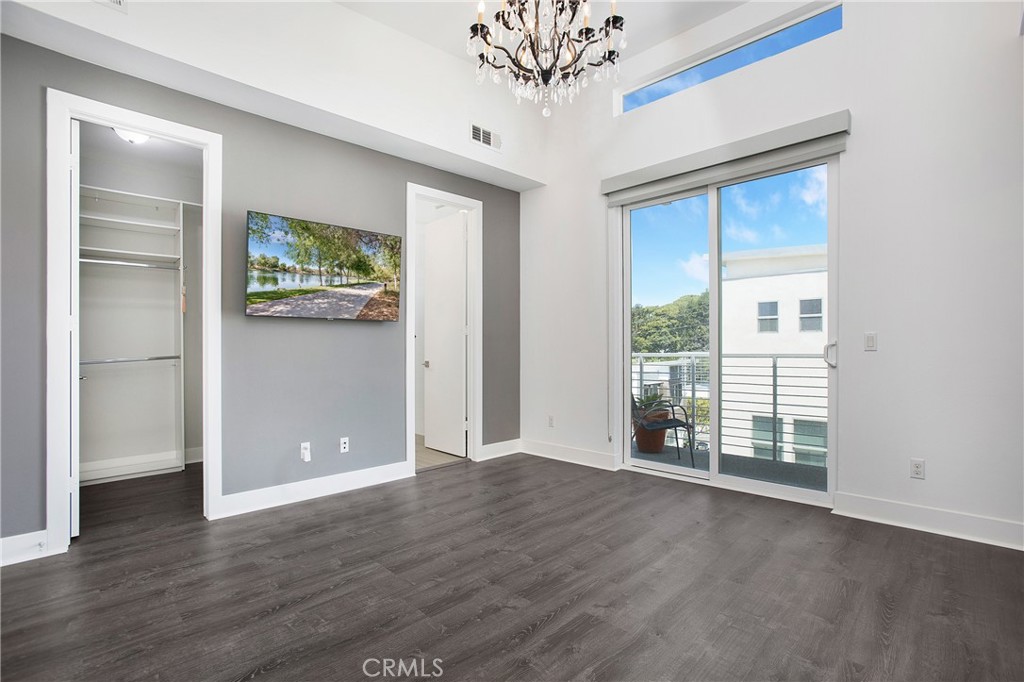 MLS #OC25173602 image #16