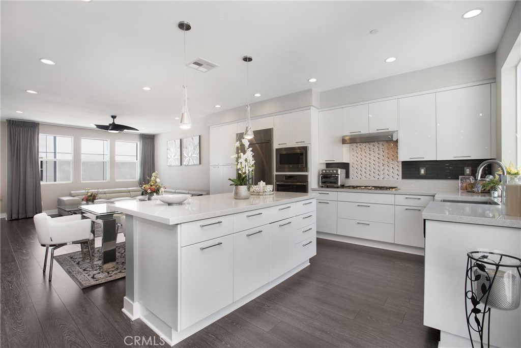 MLS #OC25173602 image #3