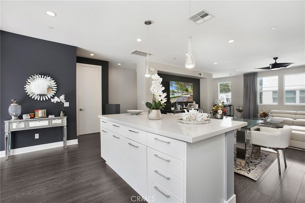 MLS #OC25173602 image #4