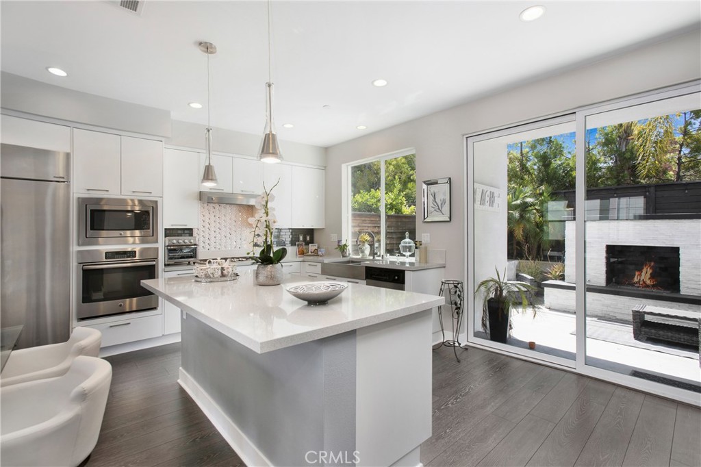 MLS #OC25173602 image #9