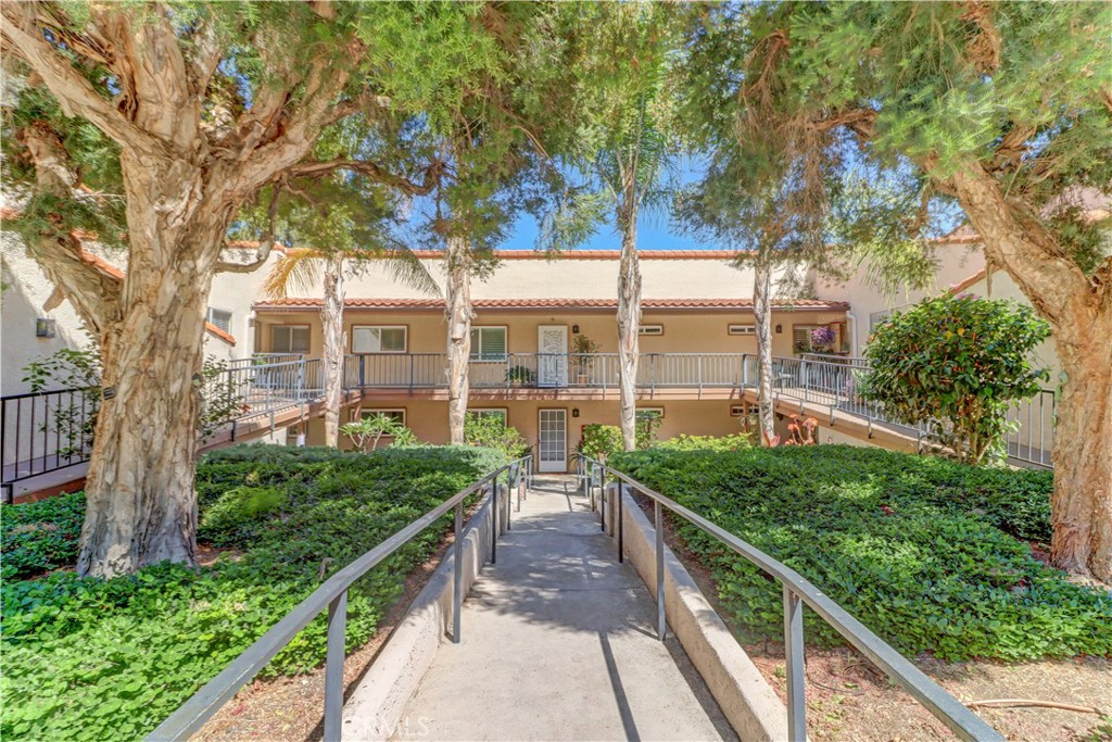 MLS #OC25173842 image #36