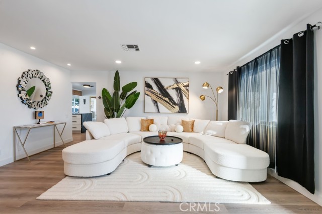 MLS #OC25174085 image #11