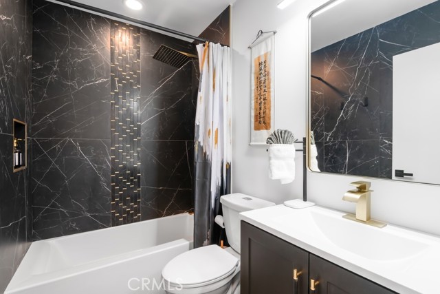 MLS #OC25174085 image #30