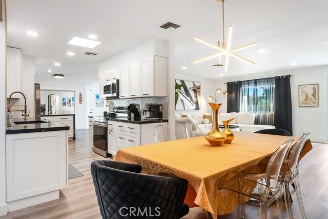 MLS #OC25174085 image #9