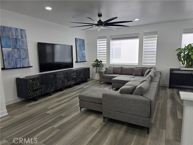 MLS #OC25174194 image #4