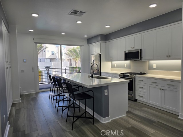 MLS #OC25174194 image #6