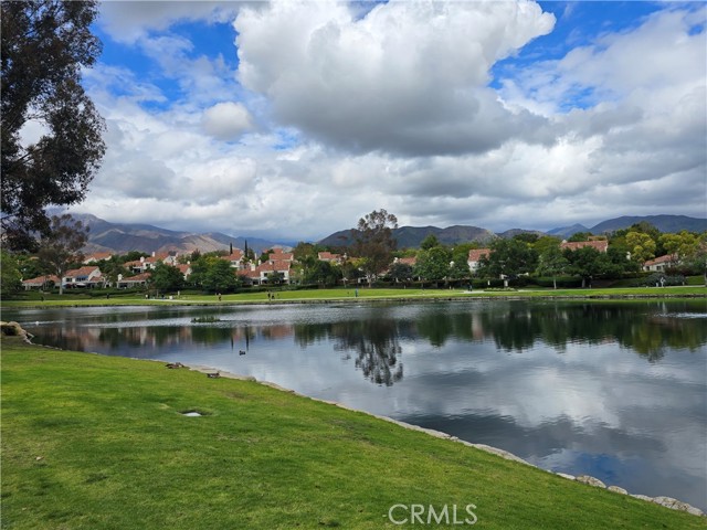 MLS #OC25174510 image #1