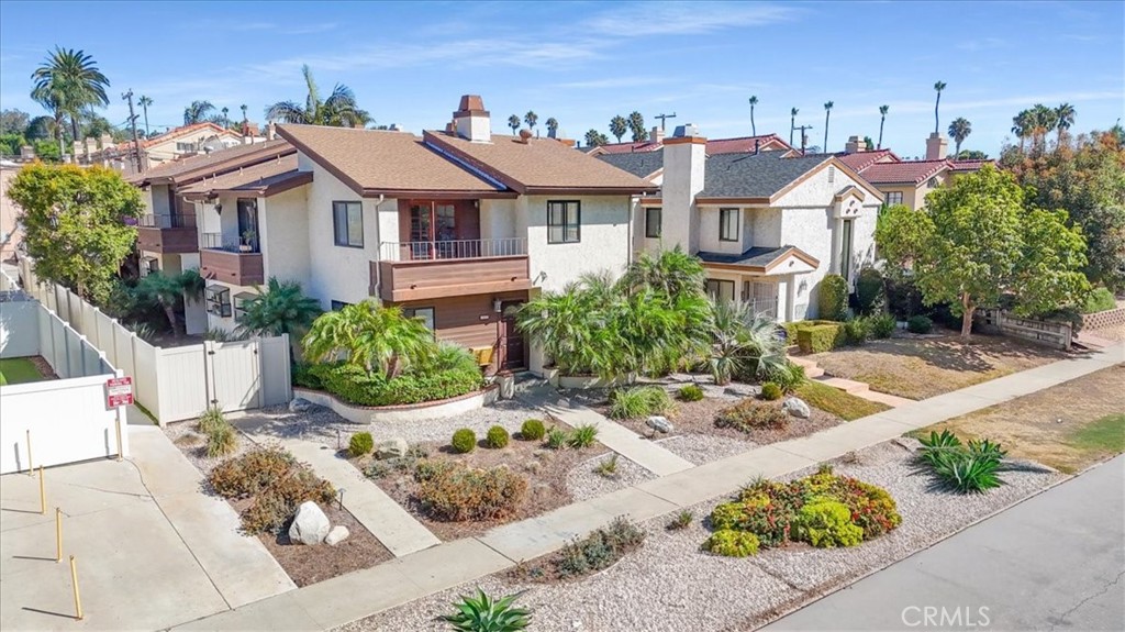 MLS #OC25174643 image #3