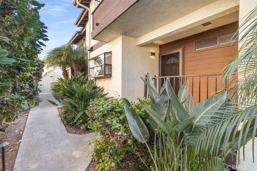 MLS #OC25174643 image #6