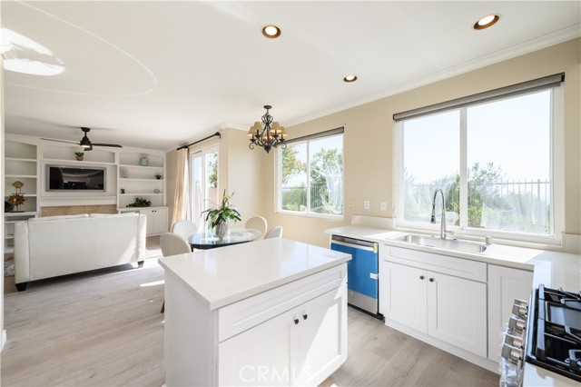 MLS #OC25174846 image #15