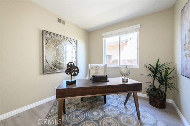 MLS #OC25174846 image #2