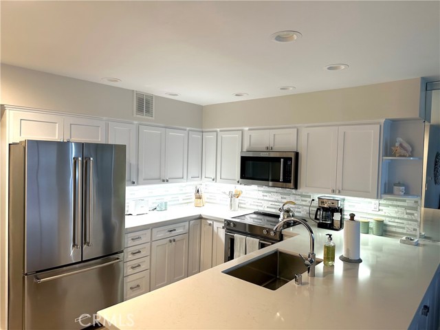 MLS #OC25174917 img 11