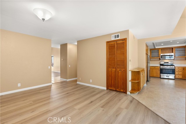 MLS #OC25174936 image #16