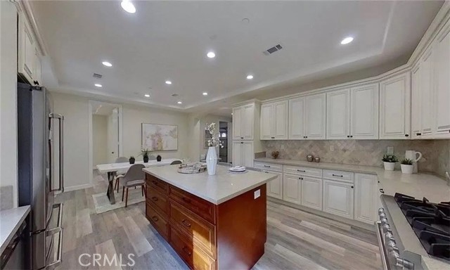 MLS #OC25175492 image #2