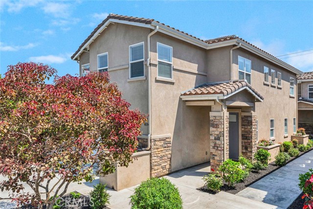 MLS #OC25175517 image #1