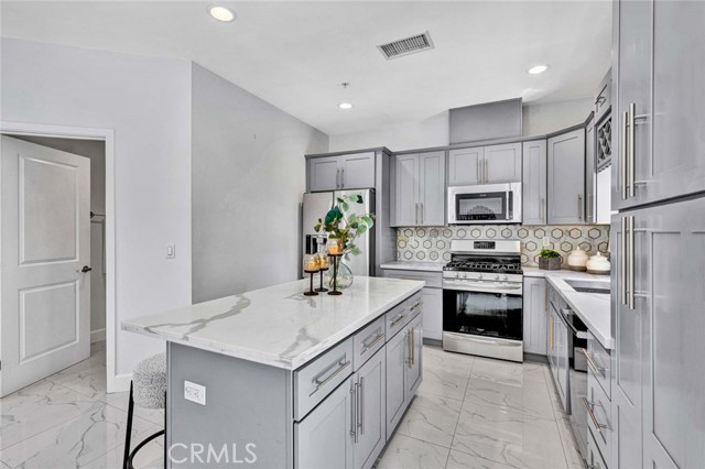 MLS #OC25175517 image #14