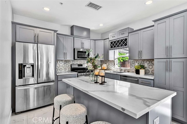 MLS #OC25175517 image #16