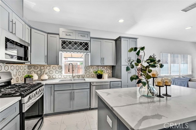 MLS #OC25175517 image #17