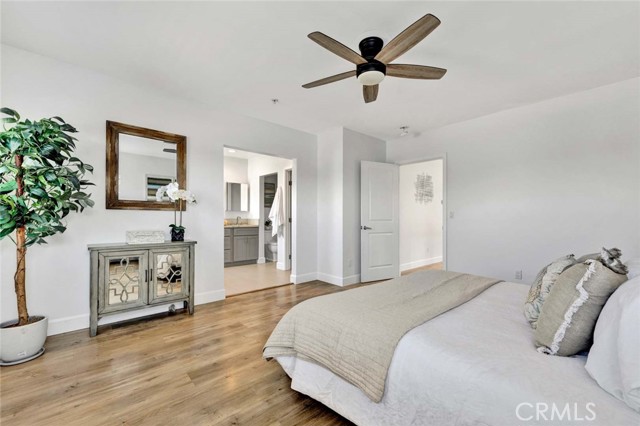 MLS #OC25175517 image #38