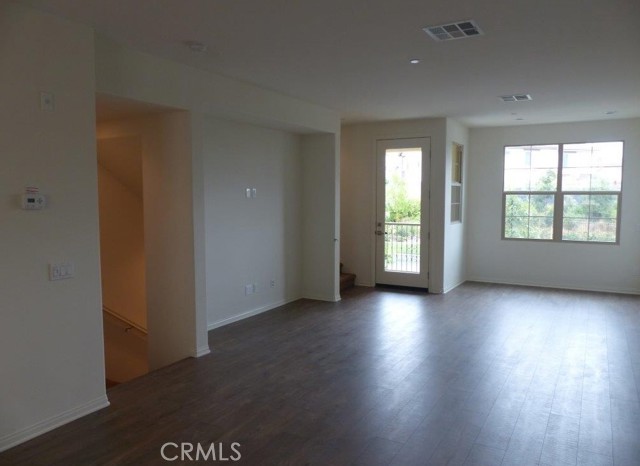 MLS #OC25175731 image #3