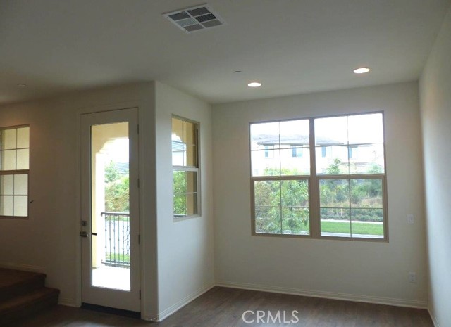 MLS #OC25175731 image #5