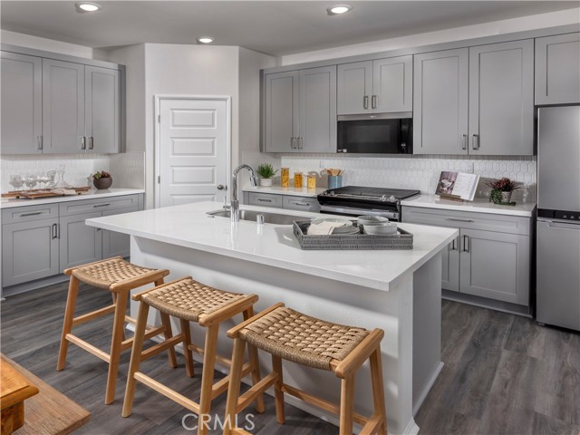 MLS #OC25175815 image #1