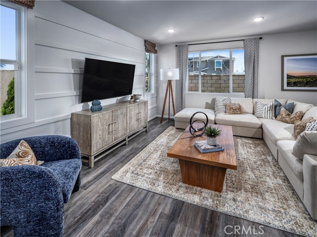 MLS #OC25175815 image #2