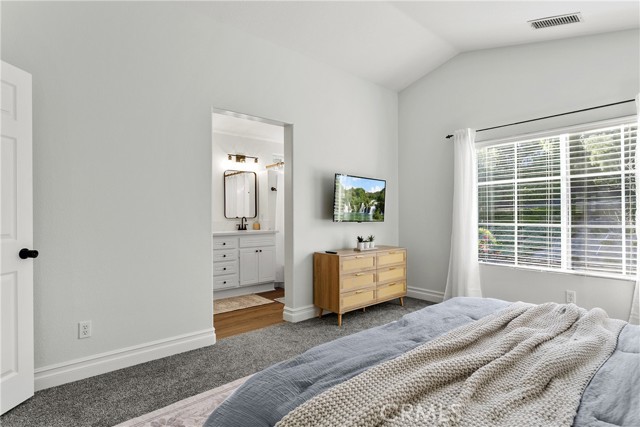 MLS #OC25176132 image #13