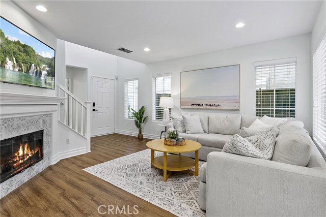 MLS #OC25176132 image #2