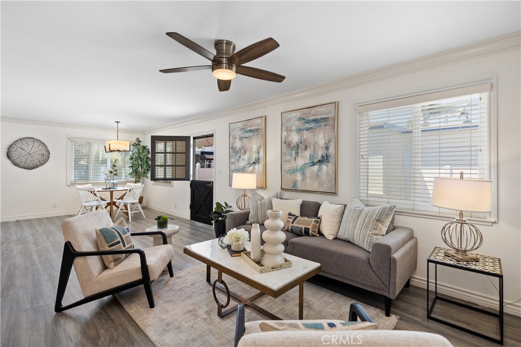 MLS #OC25176182 image #1