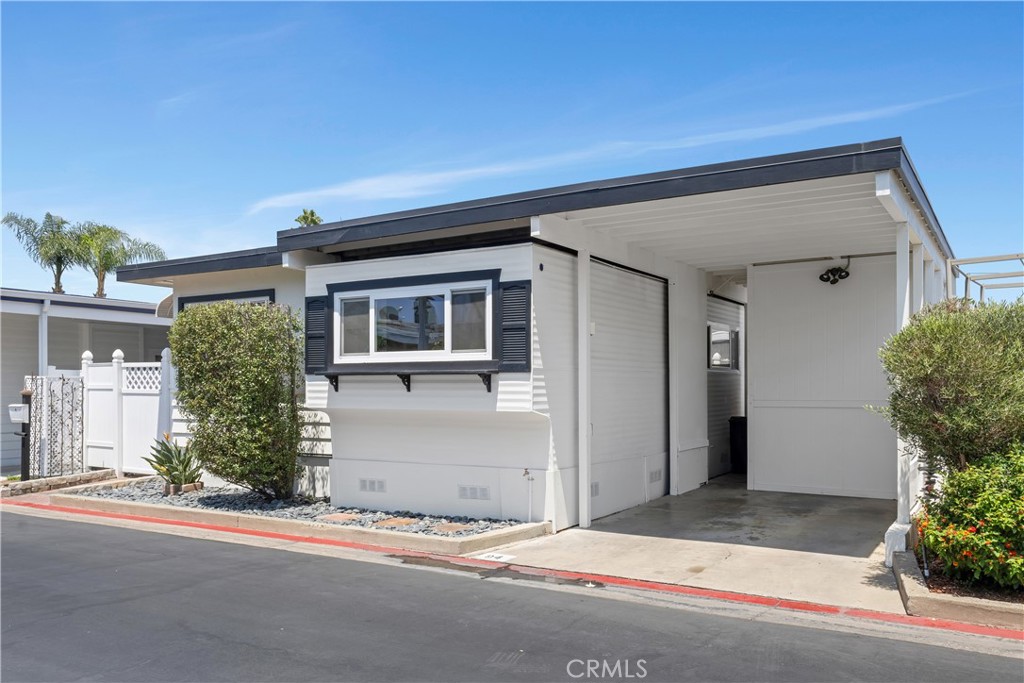 MLS #OC25176182 image #2