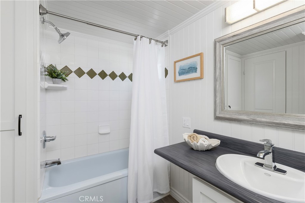 MLS #OC25176182 image #31