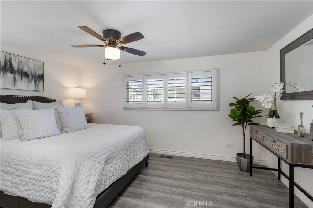 MLS #OC25176182 image #35