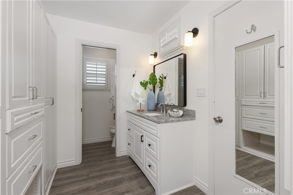 MLS #OC25176182 image #36