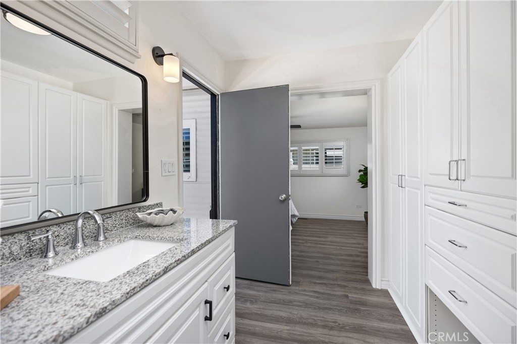 MLS #OC25176182 image #39