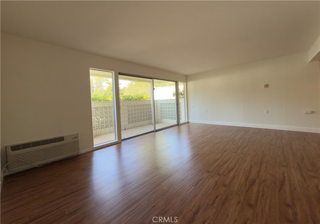 MLS #OC25176233 image #1