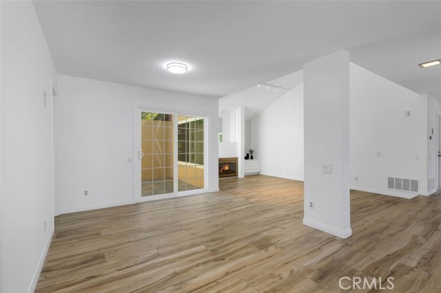 MLS #OC25176237 image #11