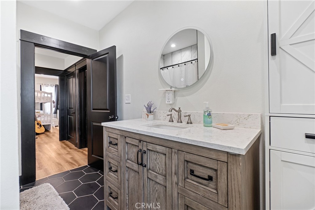 MLS #OC25176241 image #12