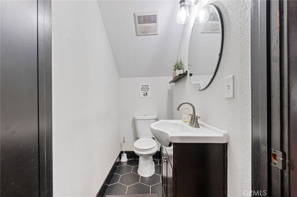 MLS #OC25176241 image #29