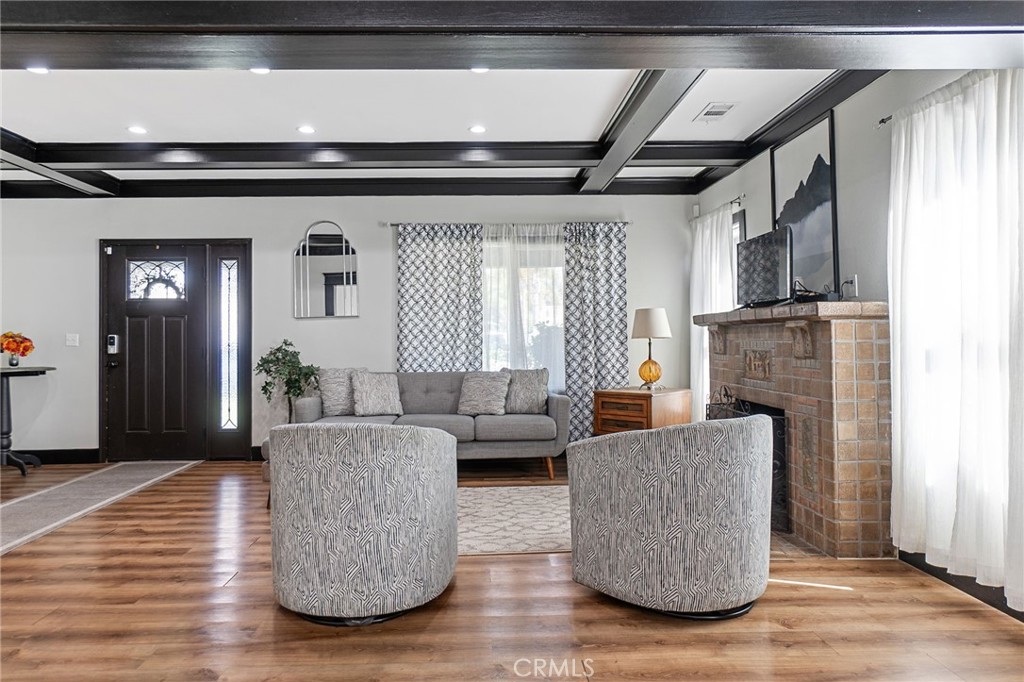 MLS #OC25176241 image #5