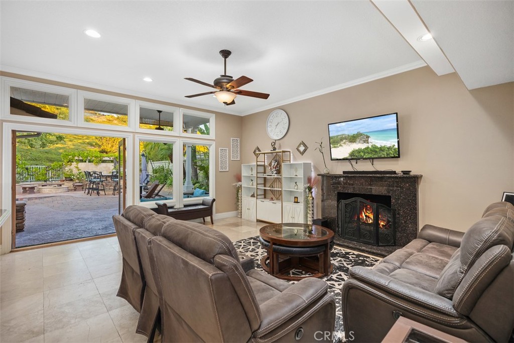 MLS #OC25176261 image #16