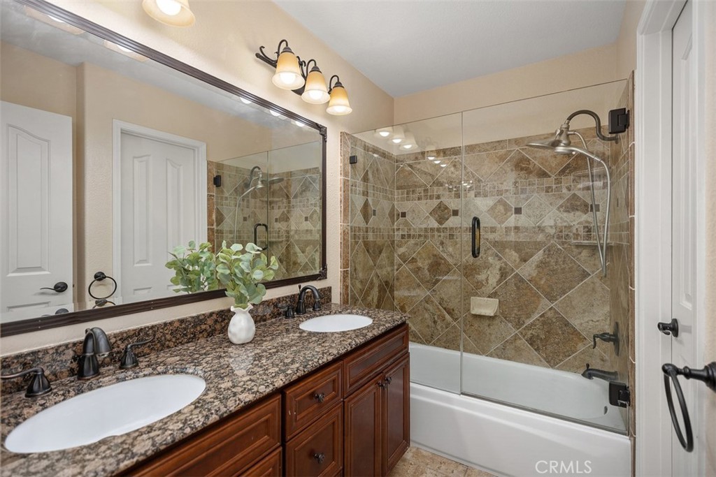 MLS #OC25176261 image #26