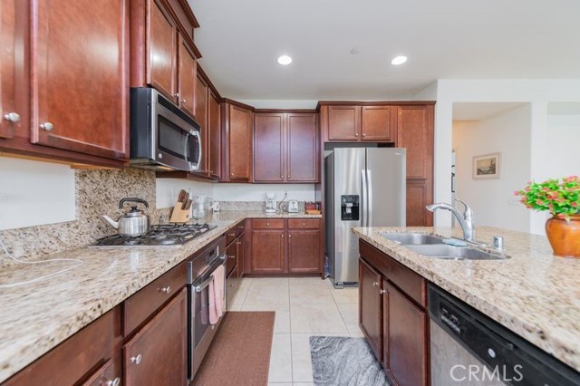 MLS #OC25176382 image #3