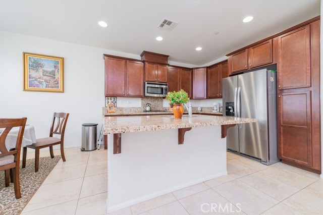 MLS #OC25176382 image #4